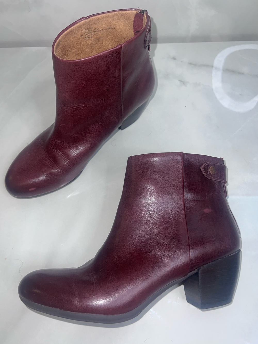 Comfortiva Women's Burgundy Leather Ankle Boots size 8